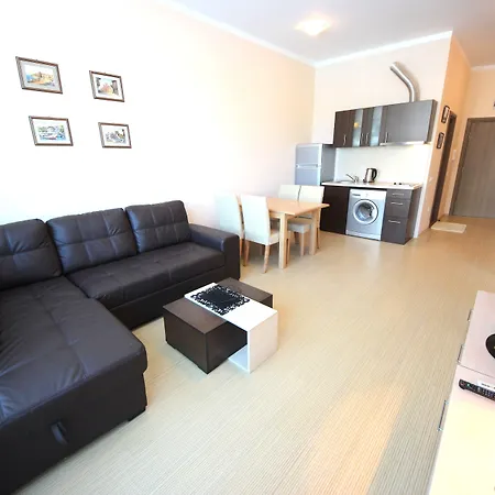 Menada Sunny Plaza דירה סאני ביץ'