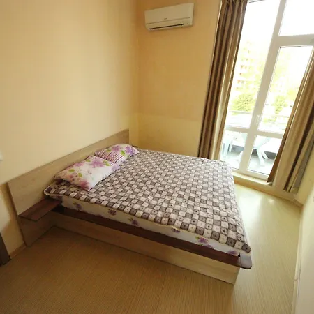 Menada Sunny Plaza דירה