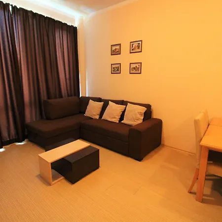 Menada Sunny Plaza *