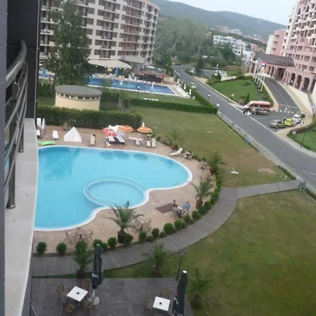 Menada Sunny Plaza ساني بيتش