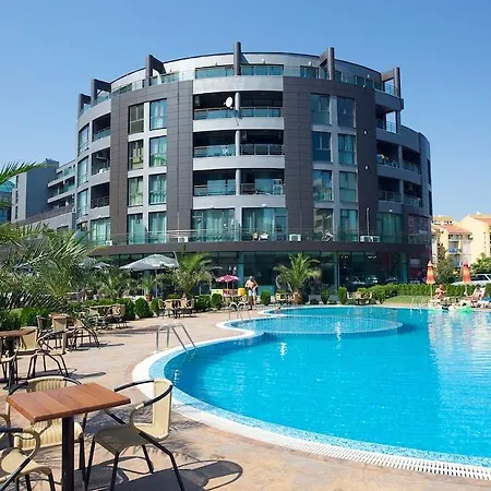 Menada Sunny Plaza * ساني بيتش