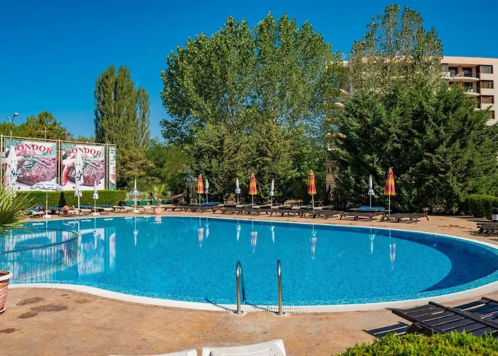 Апартамент менада съни бийч плаза *