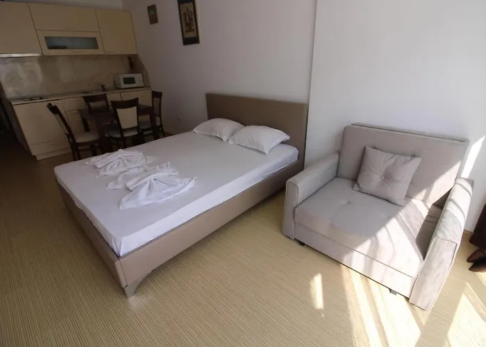 менада съни бийч плаза Апартамент