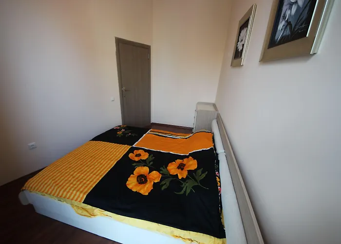 менада съни бийч плаза