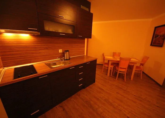 Апартамент менада съни бийч плаза