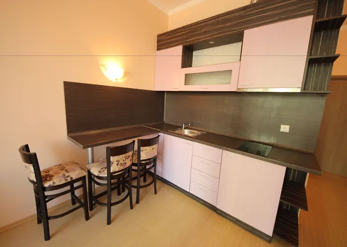 менада съни бийч плаза