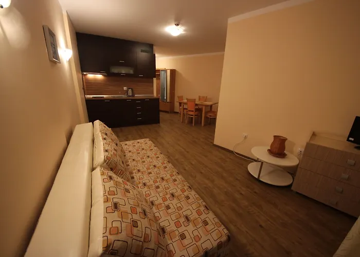 Апартамент менада съни бийч плаза