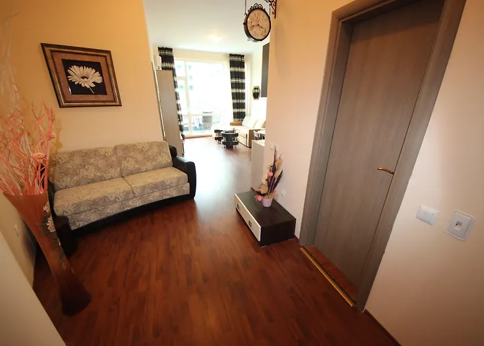 Апартамент менада съни бийч плаза *