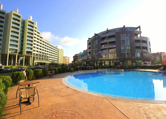 менада съни бийч плаза