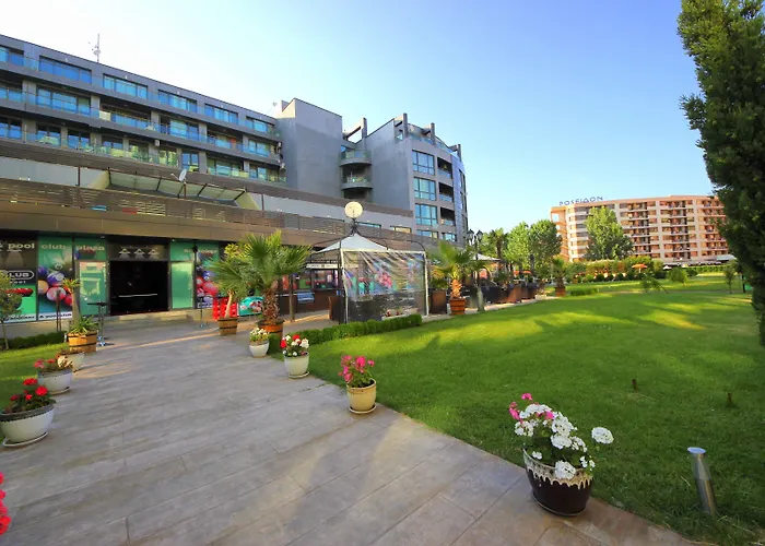 менада съни бийч плаза *