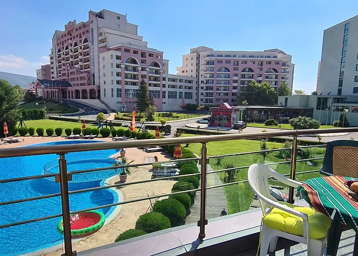 Menada Sunny Plaza *