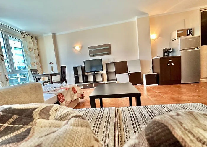 Апартамент менада съни бийч плаза *