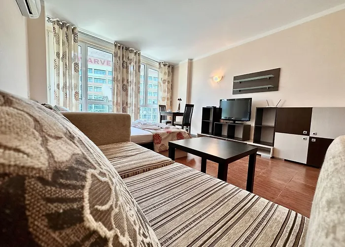 Апартамент менада съни бийч плаза *