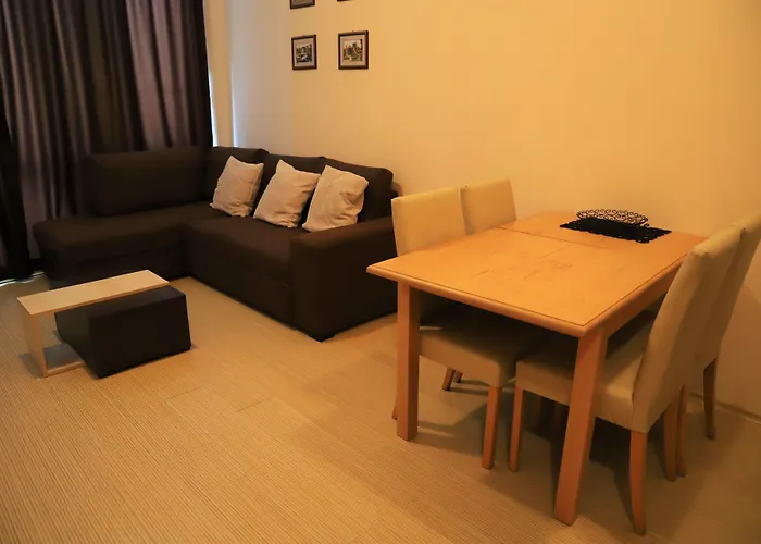 менада съни бийч плаза