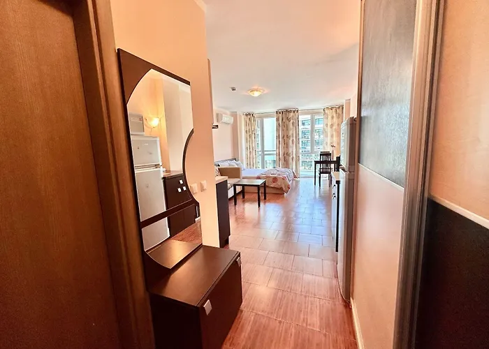 менада съни бийч плаза