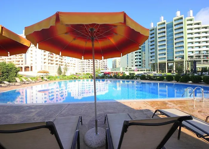 менада съни бийч плаза *