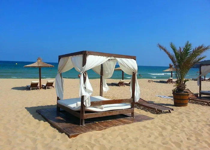 Menada Sunny Plaza Apartment