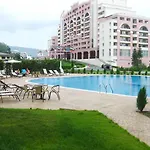 Apartment Menada Sunny Plaza
