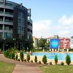 Menada Sunny Plaza Apartment