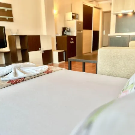 Menada Sunny Plaza Apartment